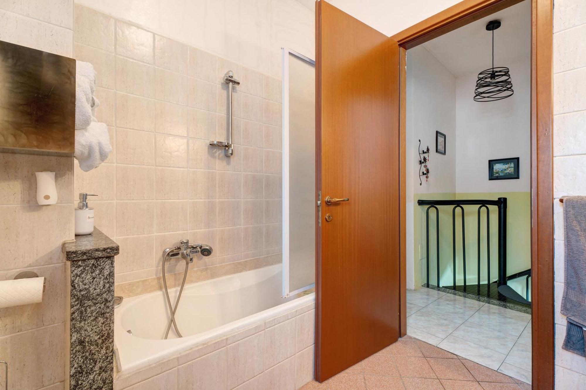 Casa Perry - Lago Maggiore Borgo Ticino エクステリア 写真